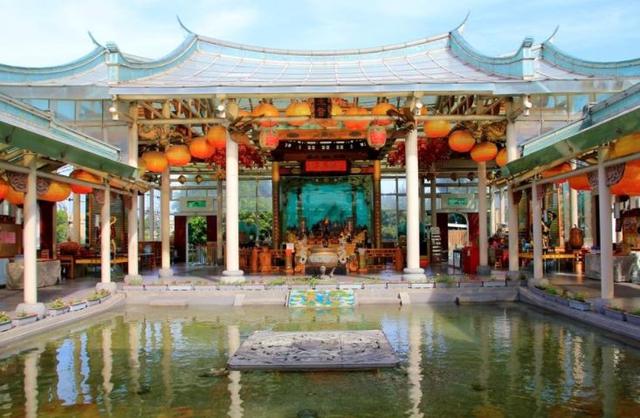 彰化著名景點(diǎn) 臺(tái)灣玻璃館，光影交織的夢(mèng)幻國境